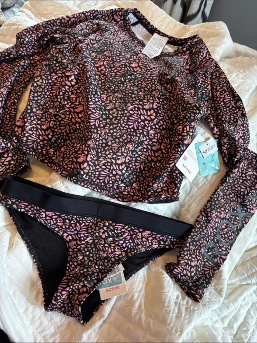 Roxy active long sleeve  Black & Pink Active Rash Guard bikini Set NWT